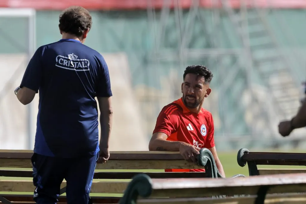 Mauricio Isla es baja en la Roja: Gareca llamó a Dylan Escobar | Photosport