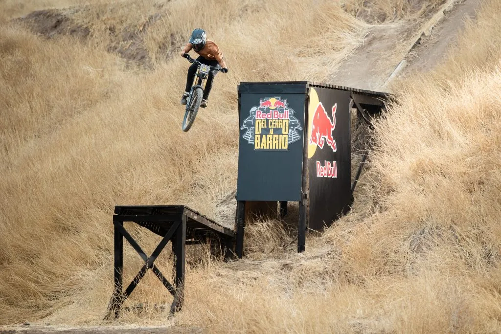 Vuelve una de las mejores experiencias para los ciclistas de mountain bike nacional con Red Bull Del Cerro al Barrio. Foto: Red Bull Content Pool.