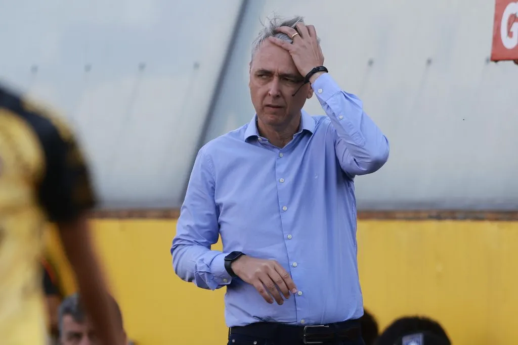 Tiago Nunes tendrá que arreglárselas el primer semestre con lo que tiene actualmente. (Felipe Zanca/Photosport).