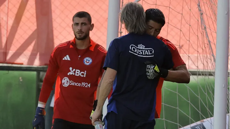 Thomas Gillier avisa que compite por un puesto entre los arqueros de La Roja.