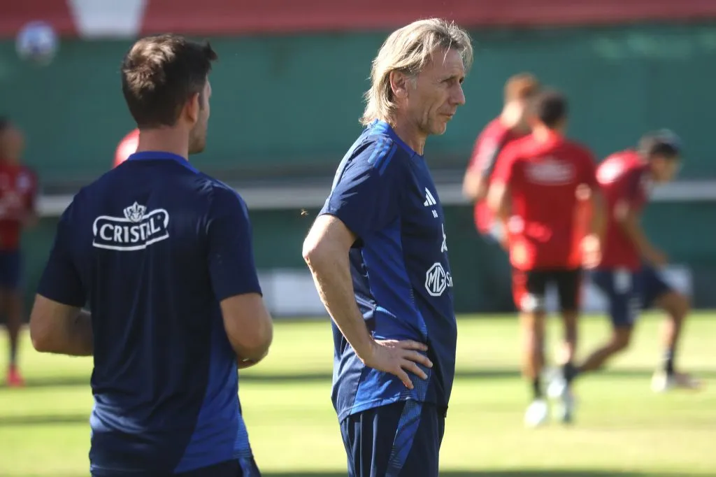 Gareca aclara molestias físicas de Javier Altamirano en La Roja de cara al partido contra Panamá.