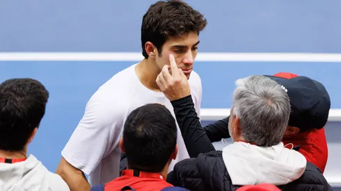 Garin reclamando tras el golpe que le dio Bergs.