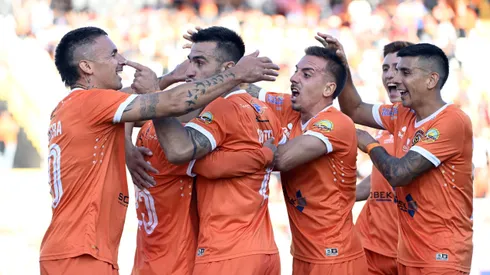 Cobreloa busca el ascenso.
