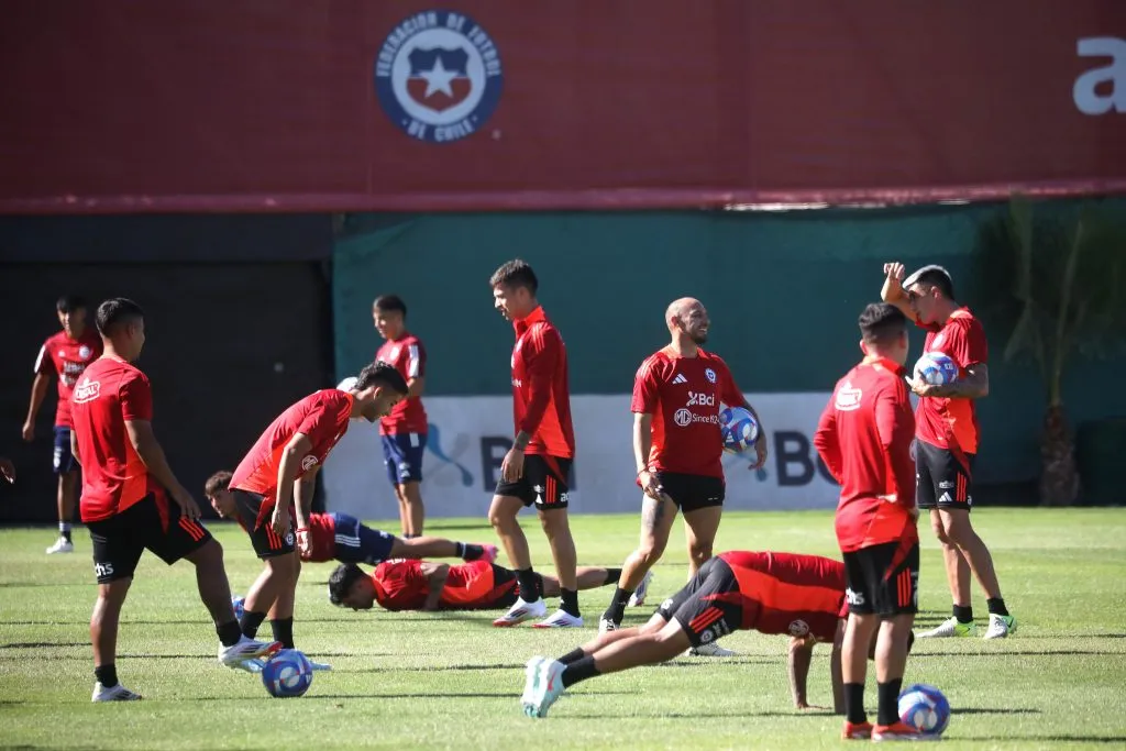 La Roja prepara el el amistoso contra Panamá, desatando polémica por cruce con Copa Chile.