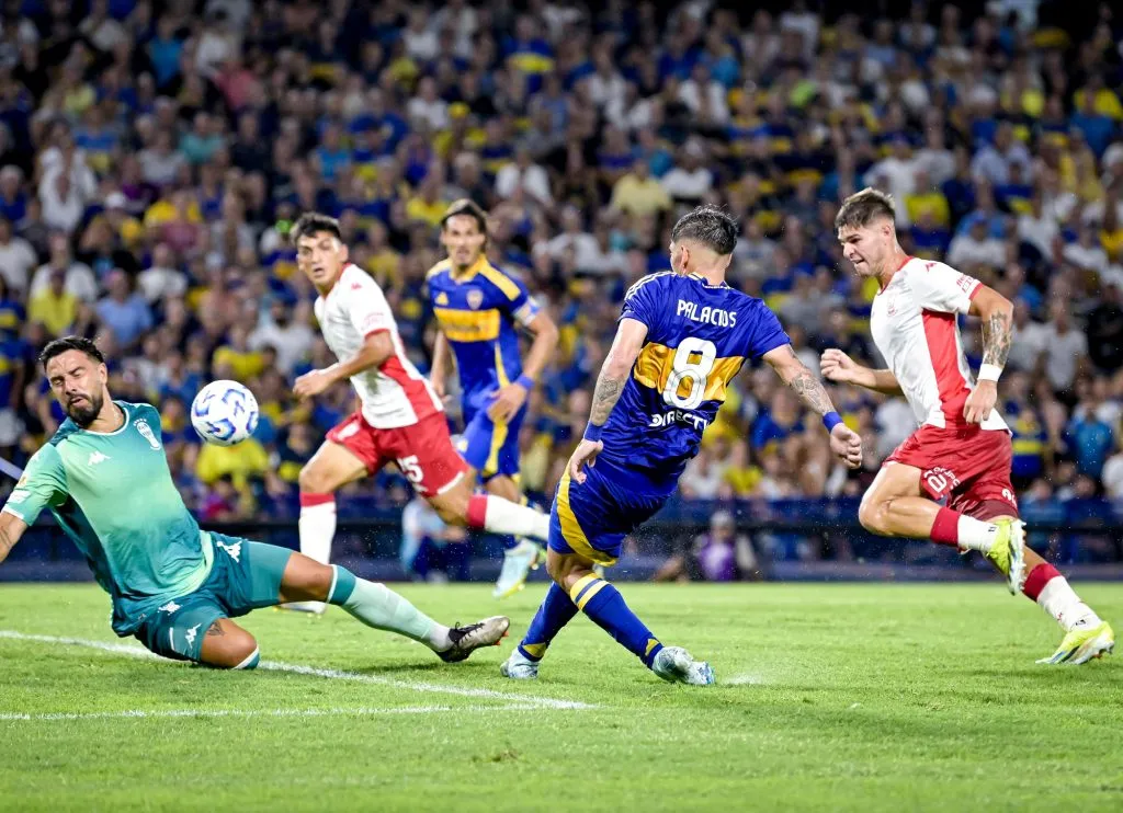 Carlitos Palacios y Williams Alarcón asoman nuevamente como titulares en Boca.