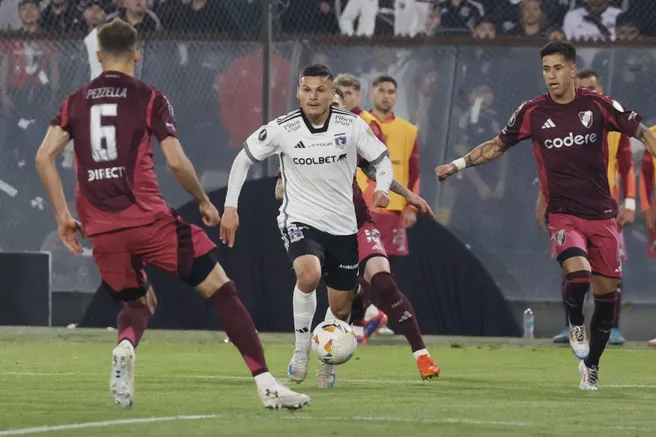 Lucas Cepeda frente a River Plate por la Copa Libertadores 2024. (Dragomir Yankovic/Photosport).