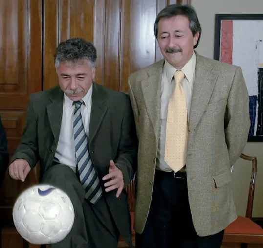 Carlos Caszely y Leonardo Véliz dejaron una amistad  de varios años en el pasado. | Foto: El Mercurio.