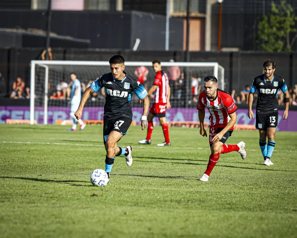 Gabriel Rojas en acción por Racing. Lo quiere River Plate. (Foto: Santiago Gómez Roca | Imago).