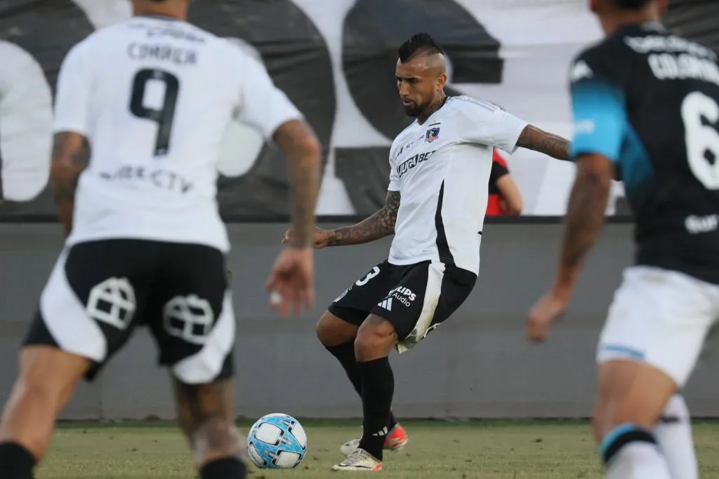 Vidal no entrenó de manera normal con sus compañeros en Colo Colo