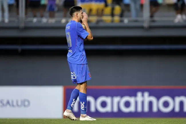 El penal errado por Lucas Di Yorio en su debut (Photosport)