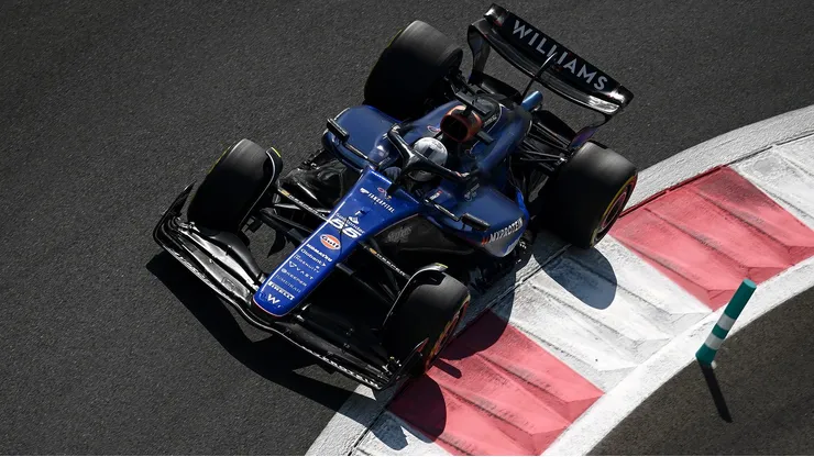 Carlos Sainz de Williams durante pruebas de Fórmula 1 en diciembre de 2024