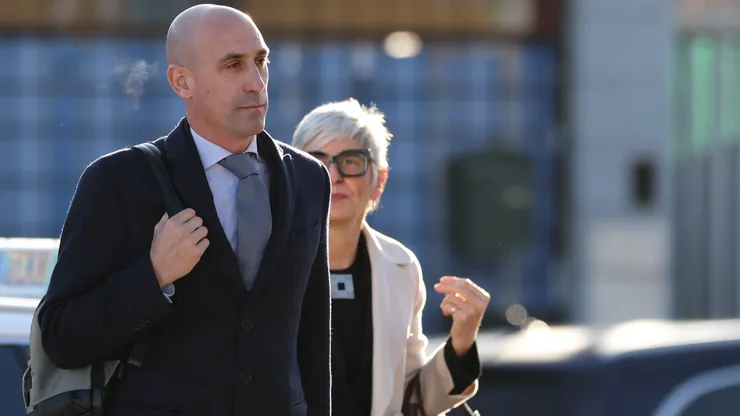 Luis Rubiales provoca escándalo en pleno juicio por beso a Jenni Hermoso.