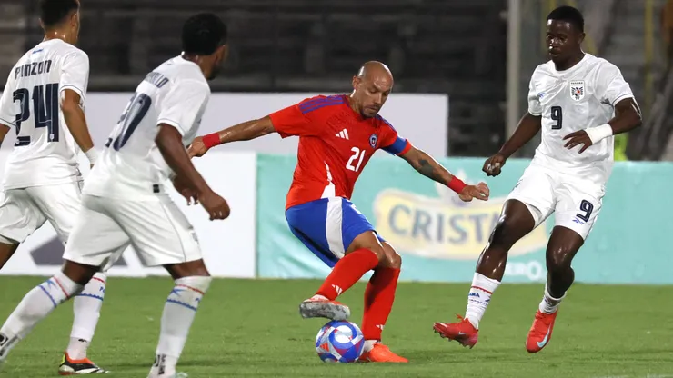 Marcelo Díaz sumó minutos ante Panamá.