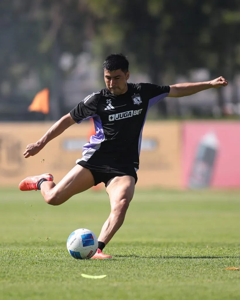 Javier Correa, Salomón Rodríguez y Tomás Alarcón se recuperaron de sus lesiones. El último prepara su debut con el Cacique. Foto: Colo Colo.