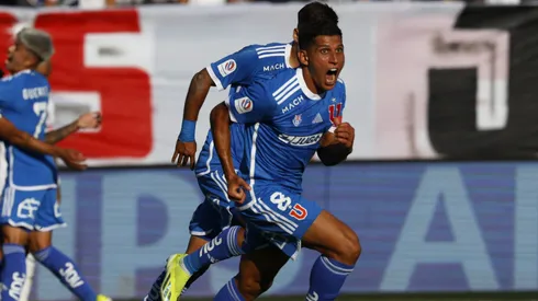 Israel Poblete grita su gol ante Colo Colo con el que se ganó el apodo de "Histórico" en la "U"