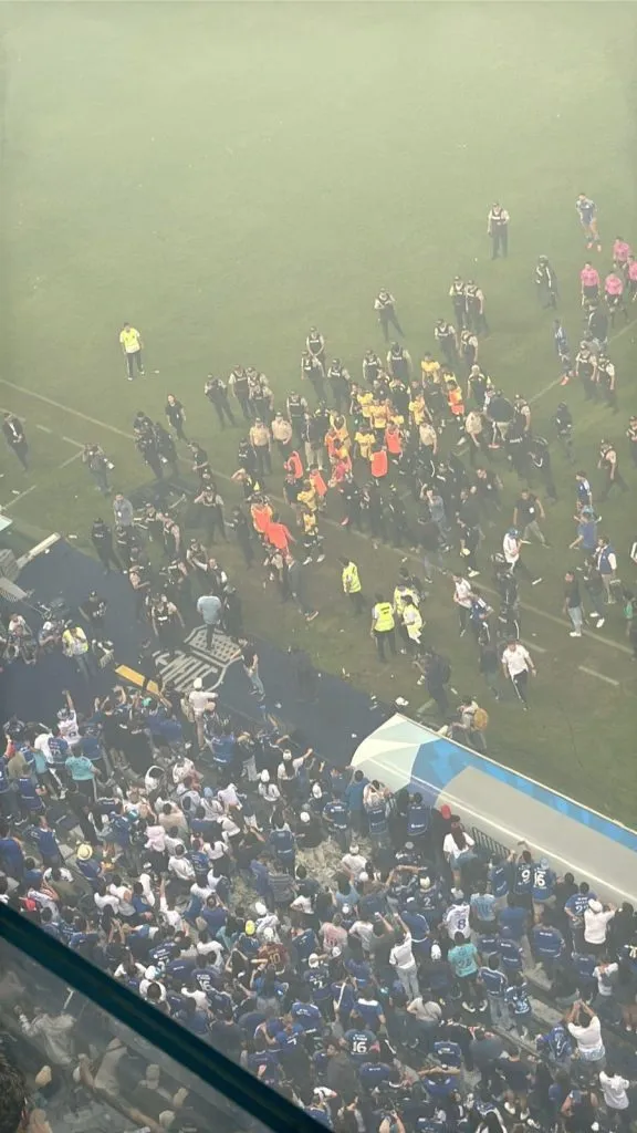 Los jugadores de Barcelona no podían ir a camarines