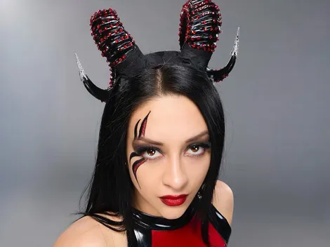 Stephanie Vaquer se luce con "merch" oficial en WWE