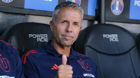 Gustavo Álvarez mueve sus piezas.