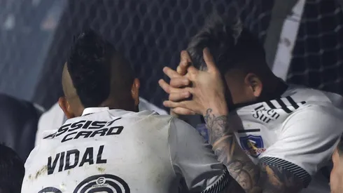 Arturo Vidal fue uno de los que consoló a Paiva en el Cacique.