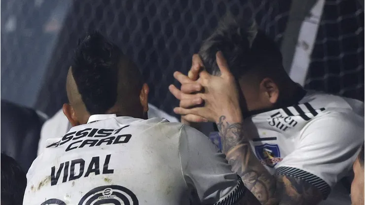 Arturo Vidal fue uno de los que consoló a Paiva en el Cacique.