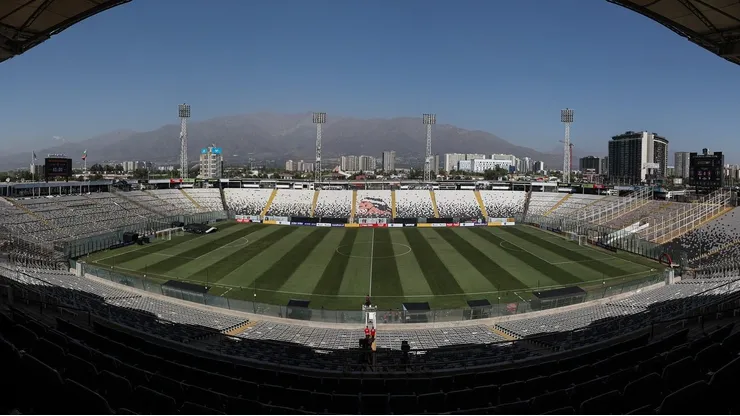 Colo Colo y su cancha han sido tema en febrero.