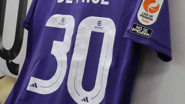 El arquero usará la camiseta 30. Será su debut esta temporada. (Foto: Colo Colo).