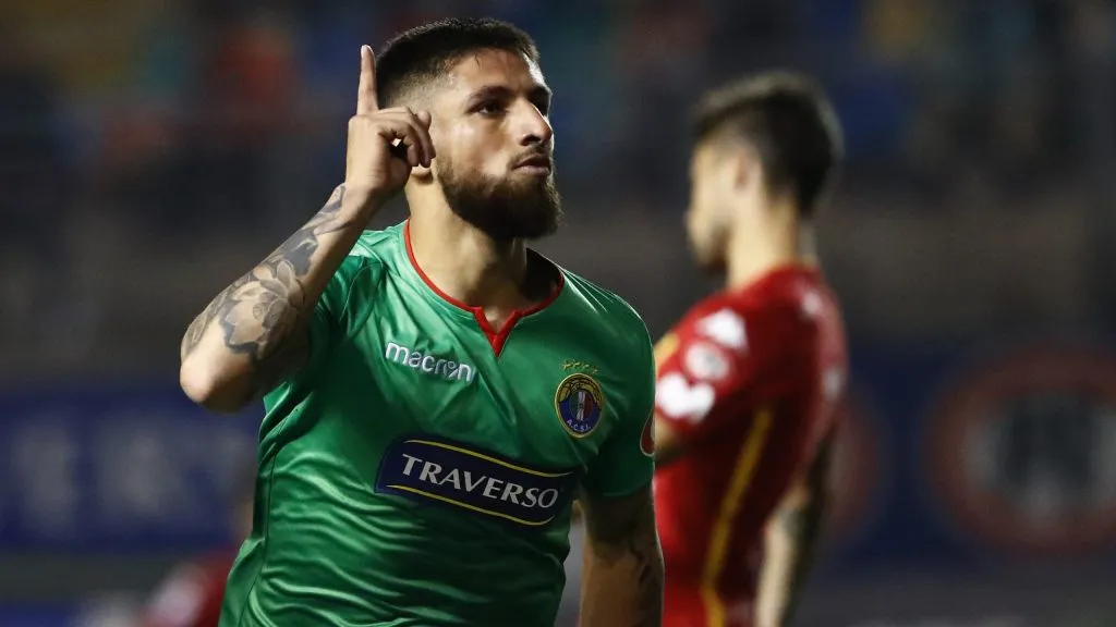 El delantero chileno pone fin a su segunda etapa en Audax Italiano y firmará en el archirrival. (Foto: Photosport)