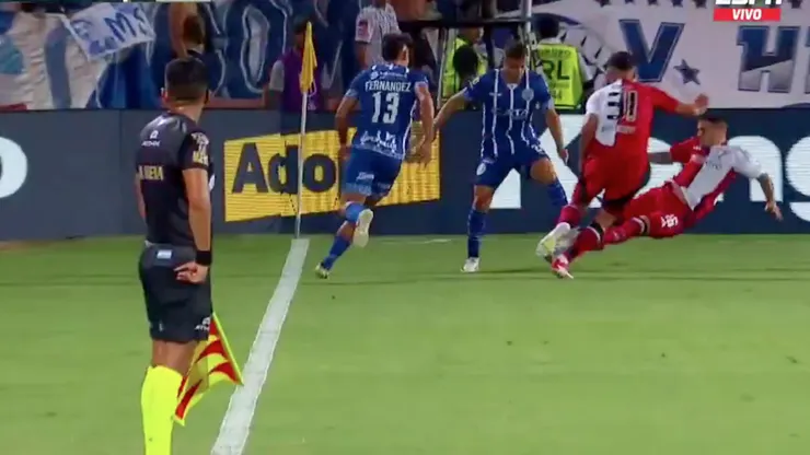 Yáñez sufrió con una fuerte entrada y el VAR no vio roja