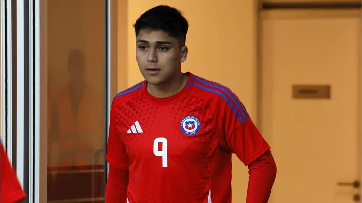 En Colo Colo siguen de cerca el momento de Pizarro