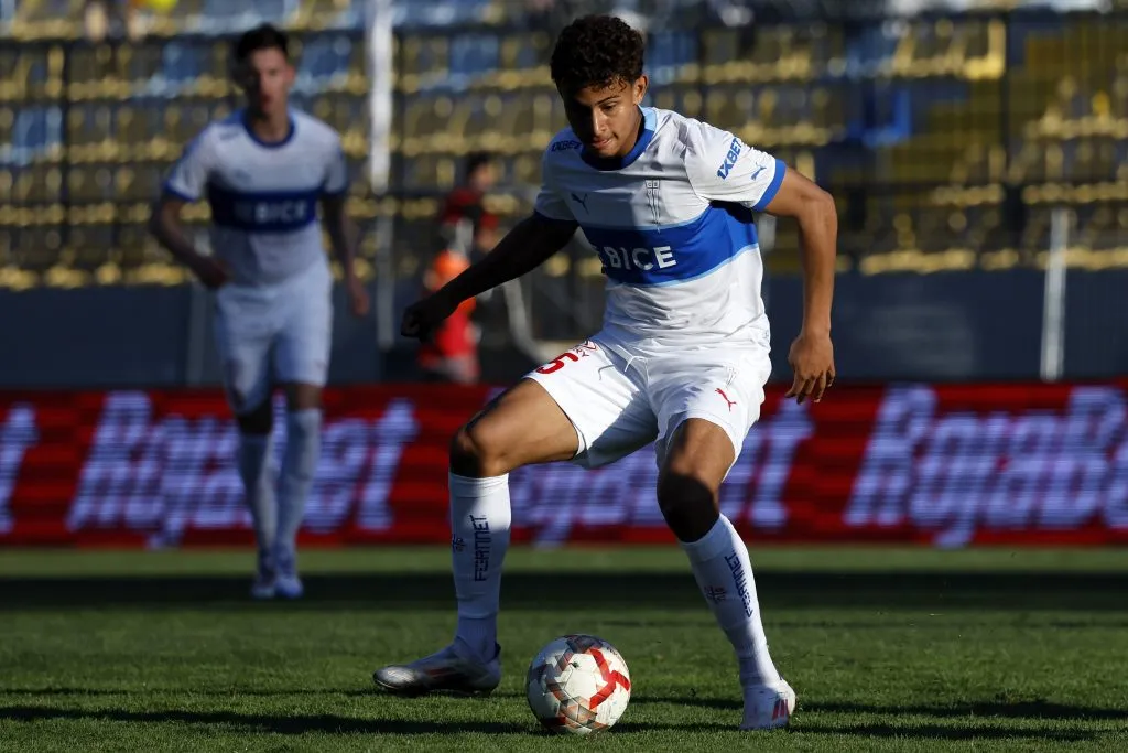 Daniel González en acción durante un partido ante Everton en Sausalito. (Andrés Piña/Photosport).