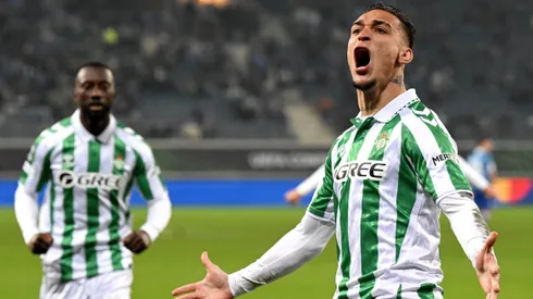 Antony anotó un golazo con Betis.
