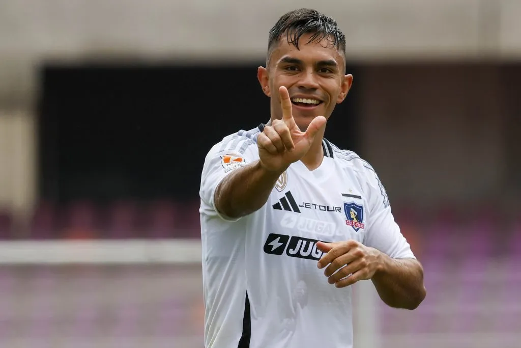 Vicente Pizarro abrió el camino para Colo Colo | Photosport