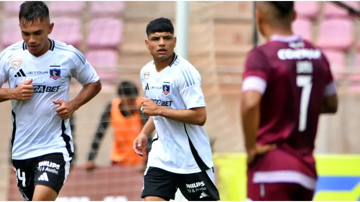 Aquino terminó molesto por el estado de la cancha de La Portada.