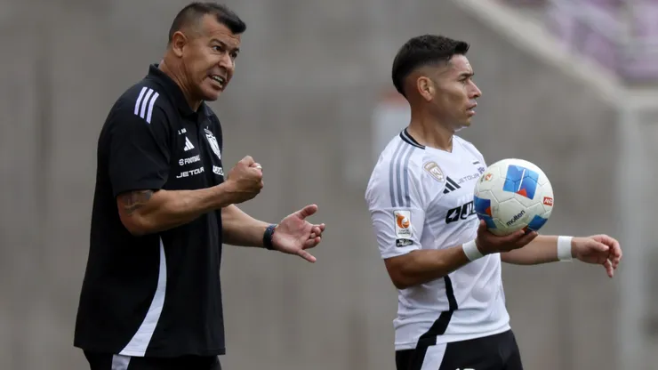 Jorge Almirón durante el partido de Colo Colo en La Serena.