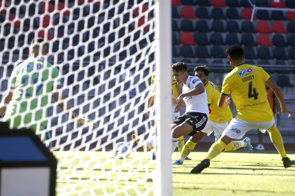 Pablo Solari fue el hombre que salvó a Colo Colo del descenso. Foto: Photosport.
