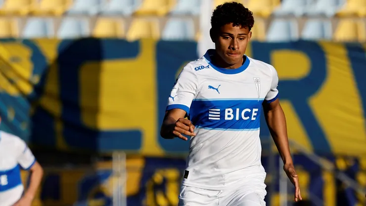 Juan Francisco Rossel volverá a la UC tras su paso por La Roja Sub 20.