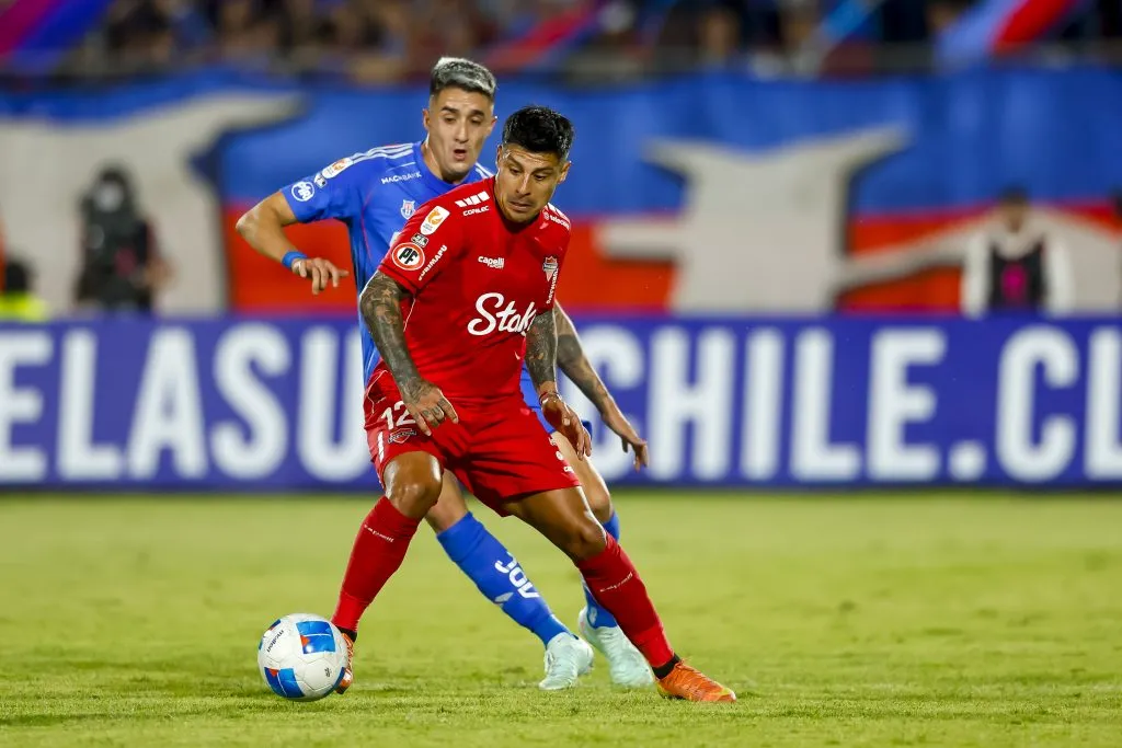 Ignacio Tapia se ha ganado la confianza de Álvarez en U de Chile. Foto: Pepe Alvujar/Photosport
