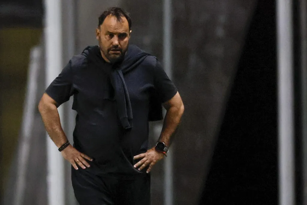 José Luis Sierra parece no encontrarle la vuelta al equipo. (Andrés Piña/Photosport).