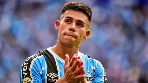 Gremio no pagó una cuota del pase de Alexander Aravena a Católica.