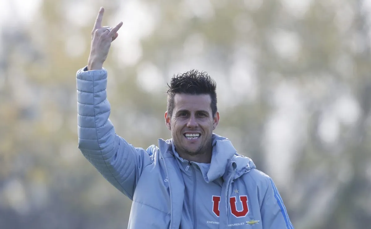 Polémica en hinchas de la U: Rivarola y su apoyo en redes a Javier Milei
