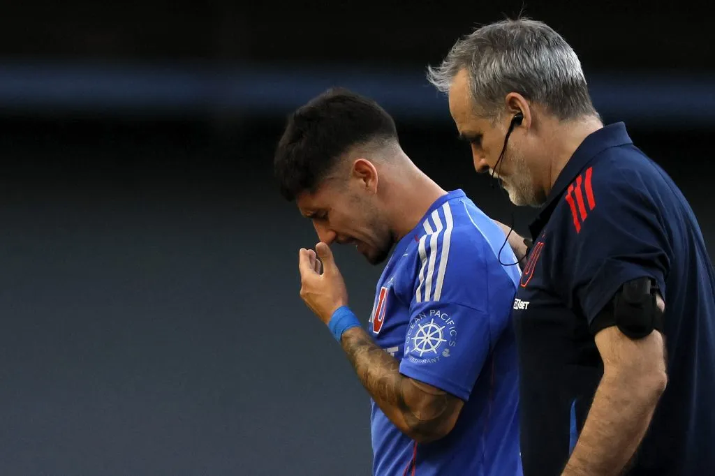 Nicolás Fernández pagó consecuencias en su debut en U de Chile. Foto: Andres Pina/Photosport