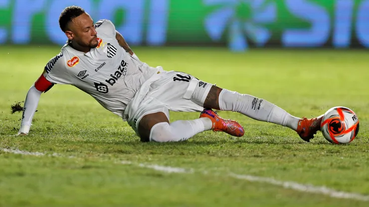 Neymar encabeza protesta de futbolistas en Brasil.