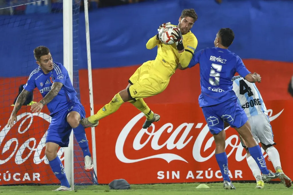 Mathías Bernatene fue figura ante la U en la Copa Chile. Foto: Felipe Zanca/Photosport
