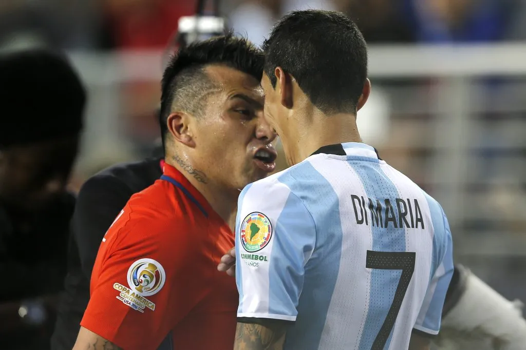 Gary Medel y Ángel Di María en la final de la Copa Centenario 2016 | Photosport
