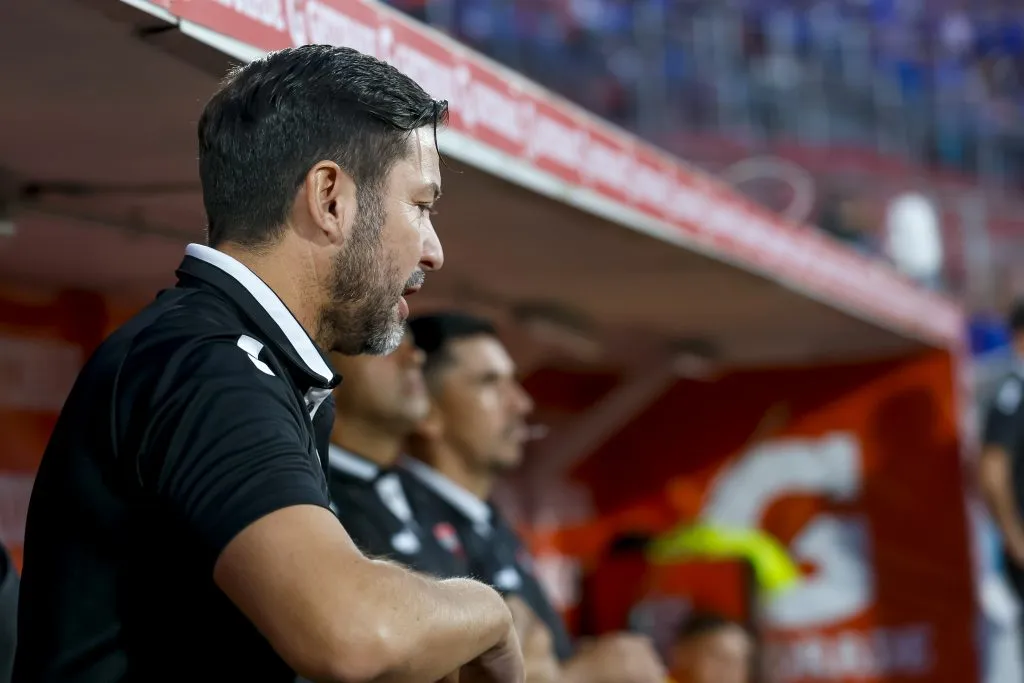 Francisco Arrué prepara el debut de Ñublense. Foto: Pepe Alvujar/Photosport