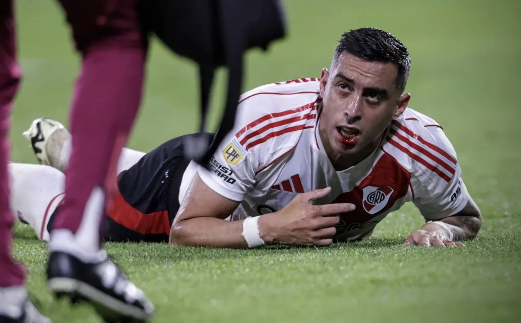 Ramiro Funes Mori ante Defensa y Justicia quedó ensangrentado en el labio. Se irá pronto de River. (Foto: Imago).