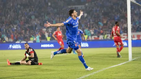 Lucas Di Yorio aportó con dos goles por U de Chile.