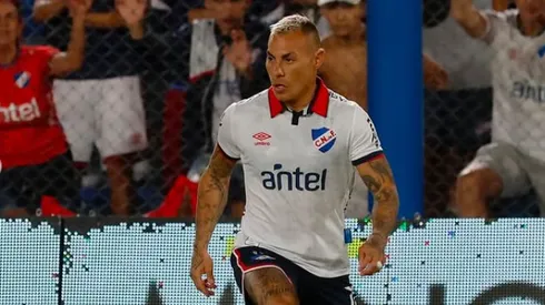 Eduardo Vargas marcó su primer tanto con el Bolso.