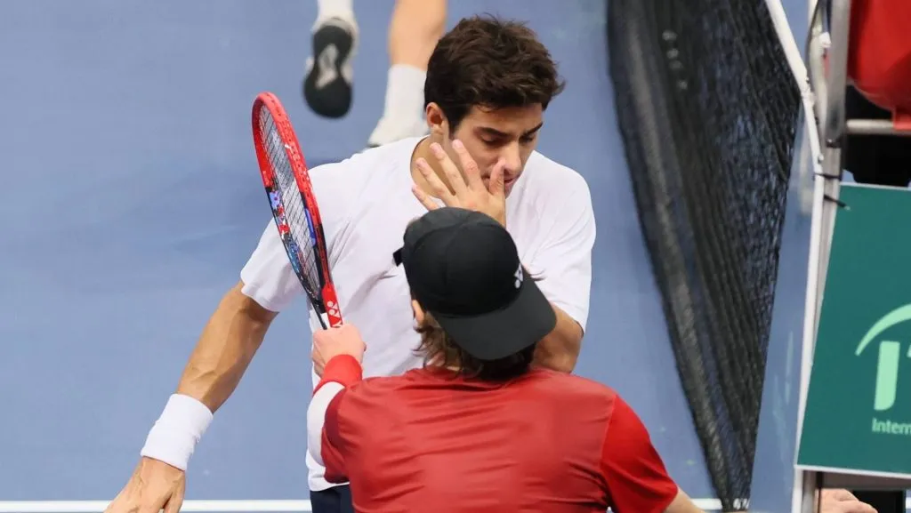 El momento del golpe de Bergs a Garin.