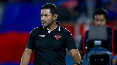 Pancho Arrué fue muy crítico con sus dirigidos tras la derrota en Uruguay.